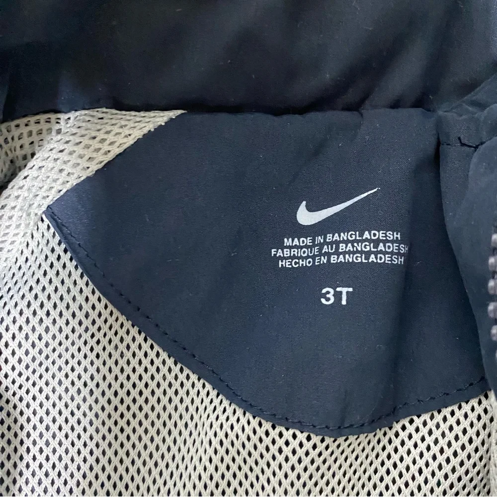 Kids 3T Nike Jacket with Pockets and Tuck Away Hood Windbreaker Navy Blue Boys 3